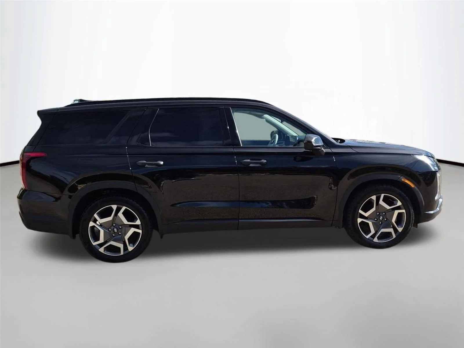 Used 2024 Abyss Black Pearl Hyundai Limited image 6