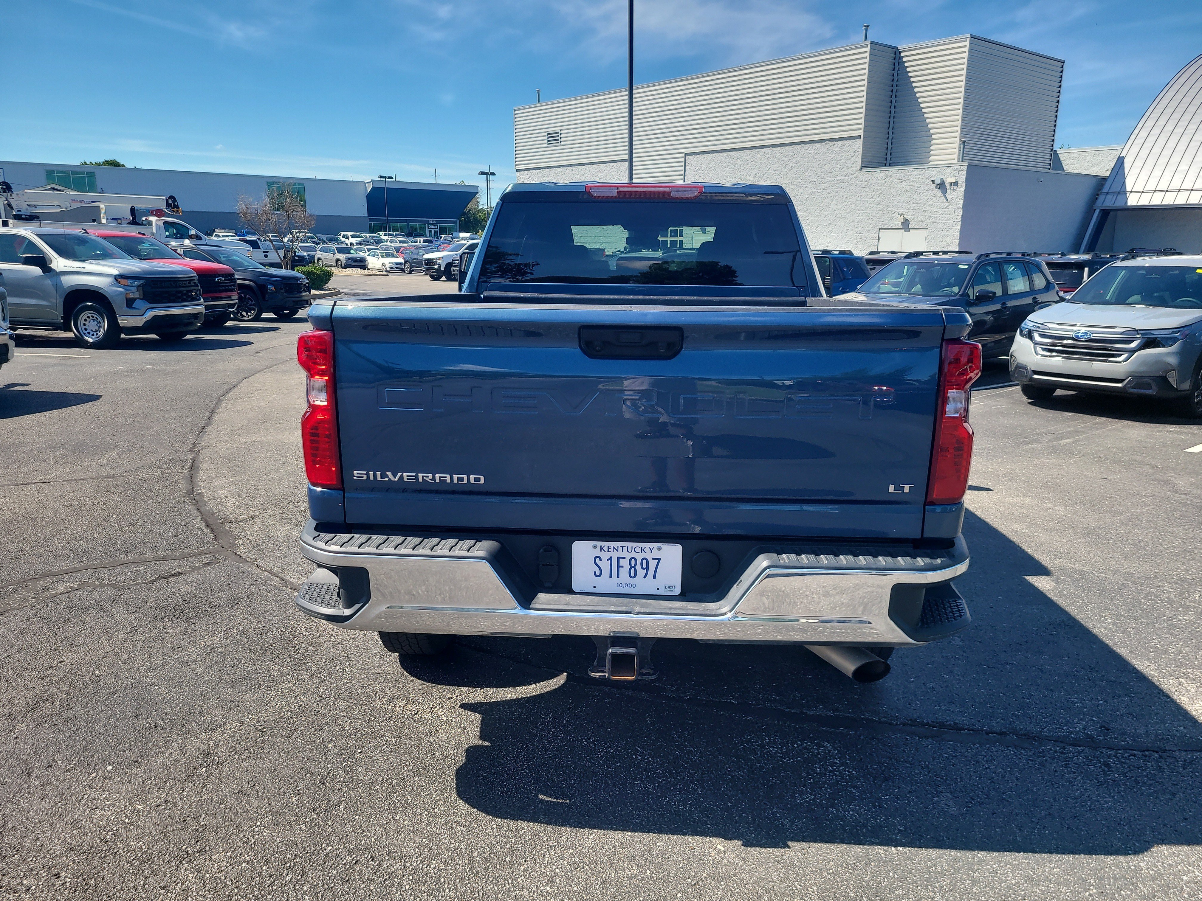 Used 2025 Lakeshore Blue Metallic Chevrolet LT image 7