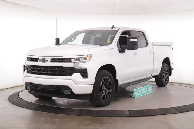 Used 2024 White Chevrolet RST image 10