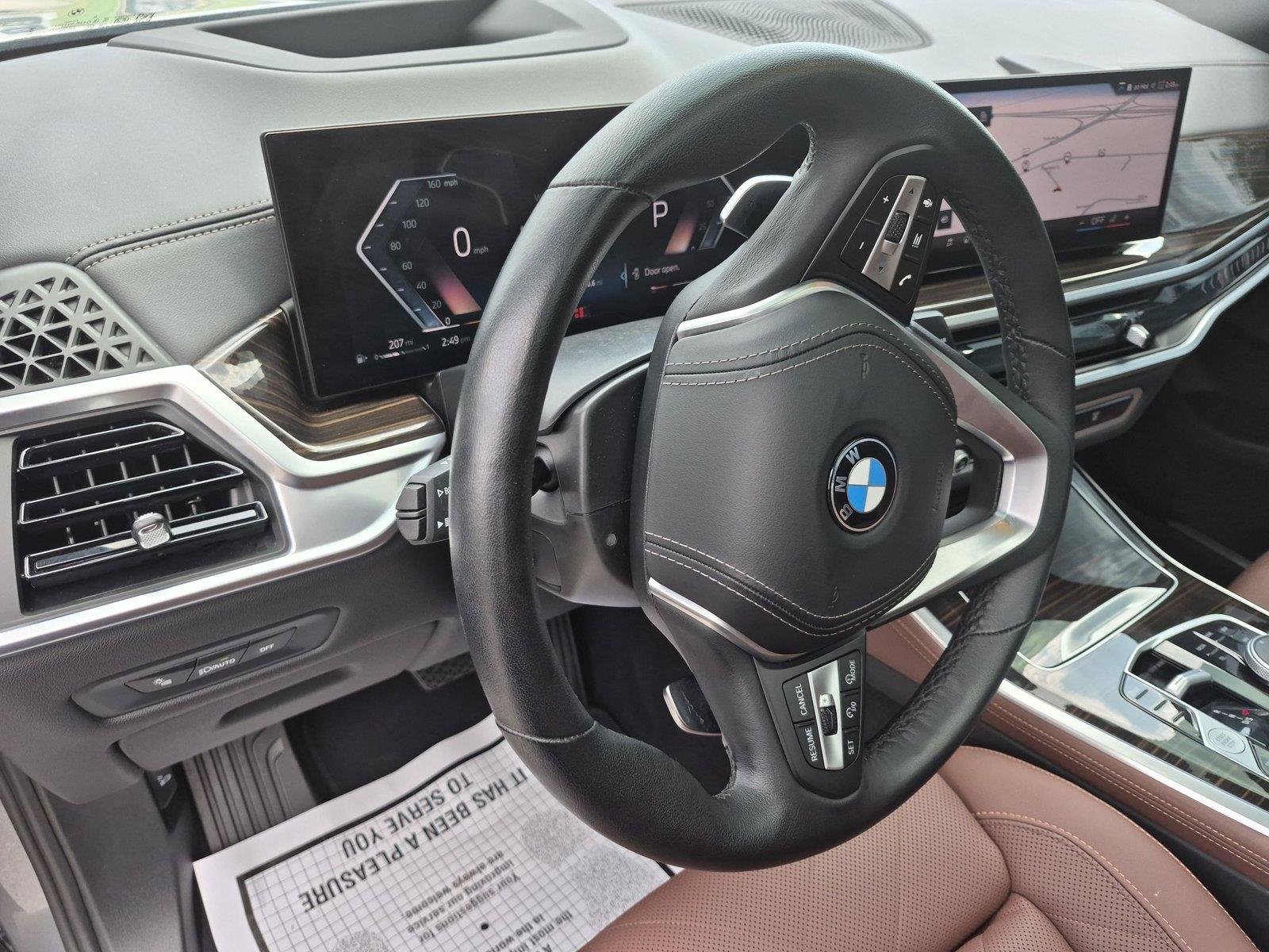 Used 2025 Skyscraper Grey Metallic BMW xDrive40i image 18