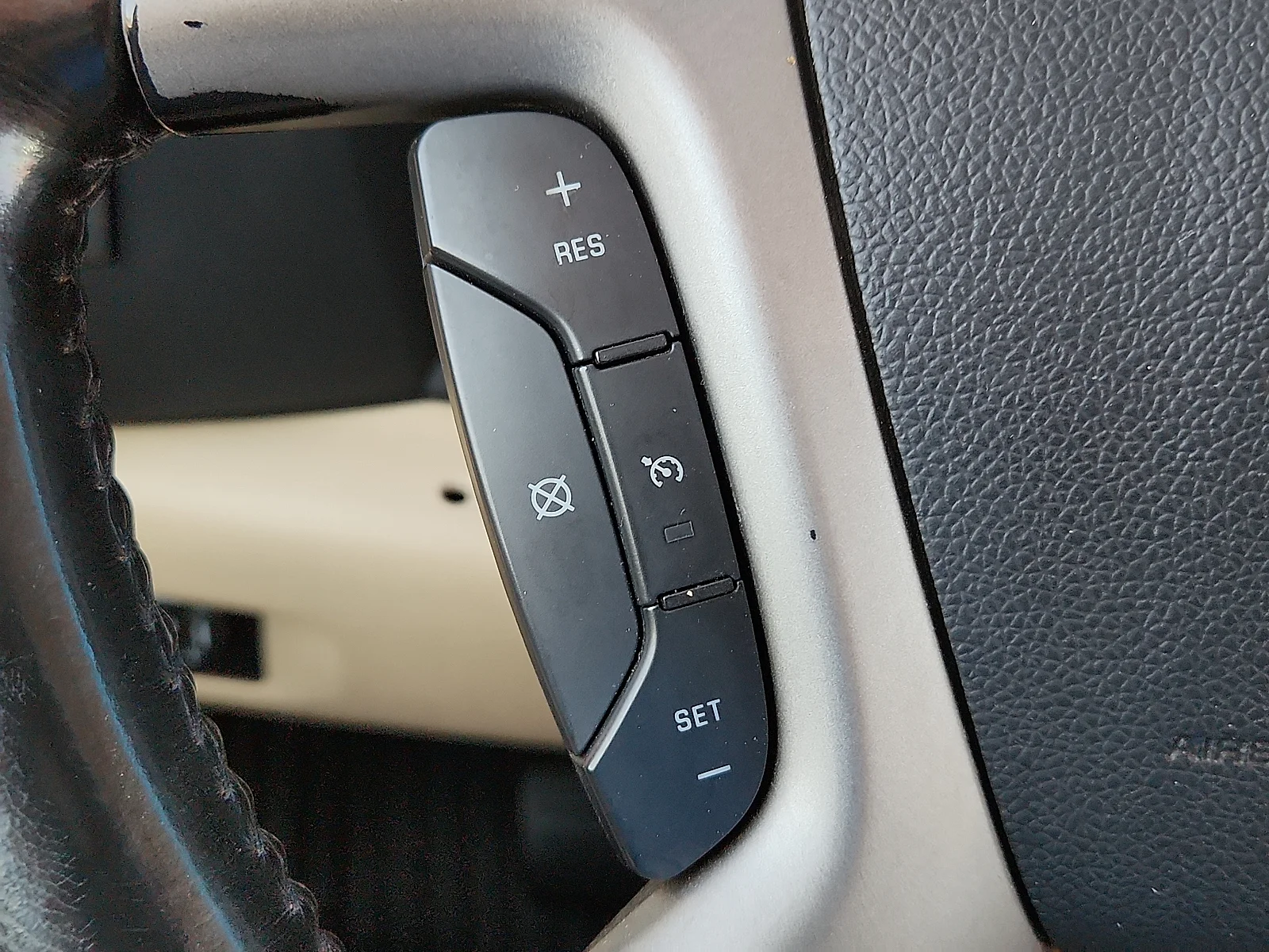 Used 2013 Red Chevrolet LT image 16