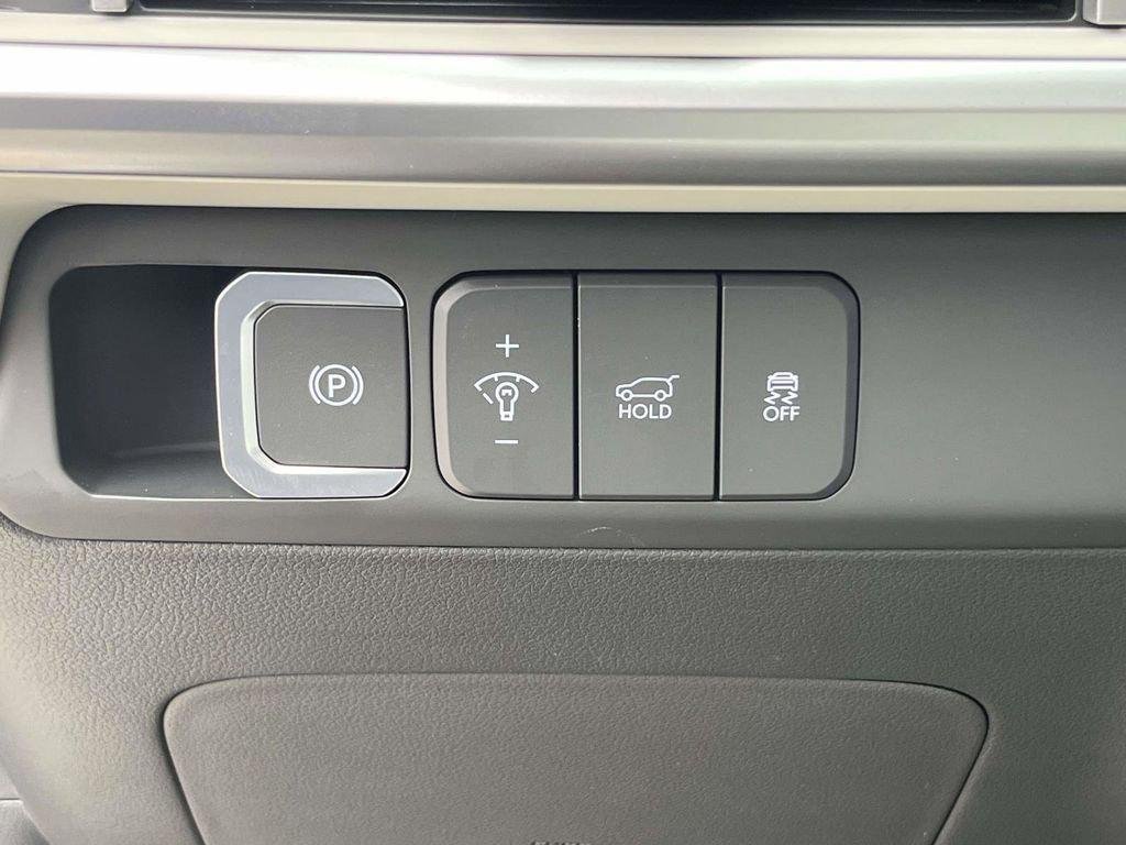 New 2026 White Hyundai SEL FWD image 61