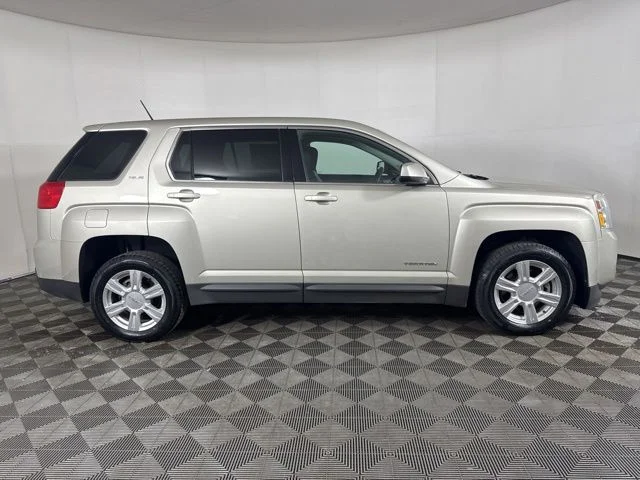 Used 2014 Champagne Silver Metallic GMC SLE-1 image 2