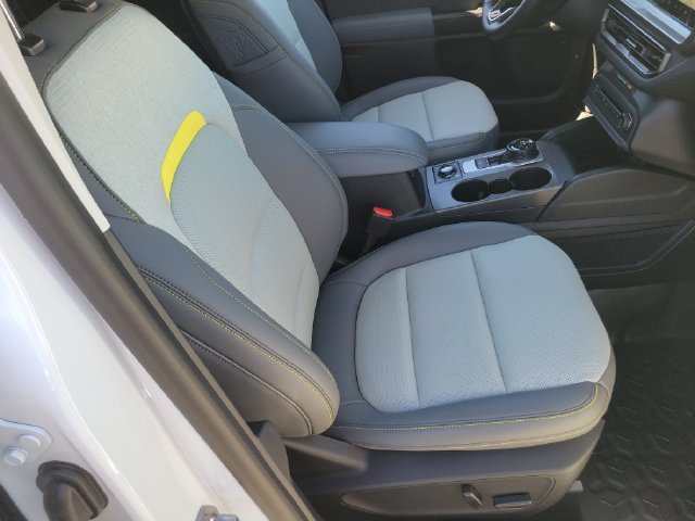 New 2026 Oxford White Ford Badlands® image 18