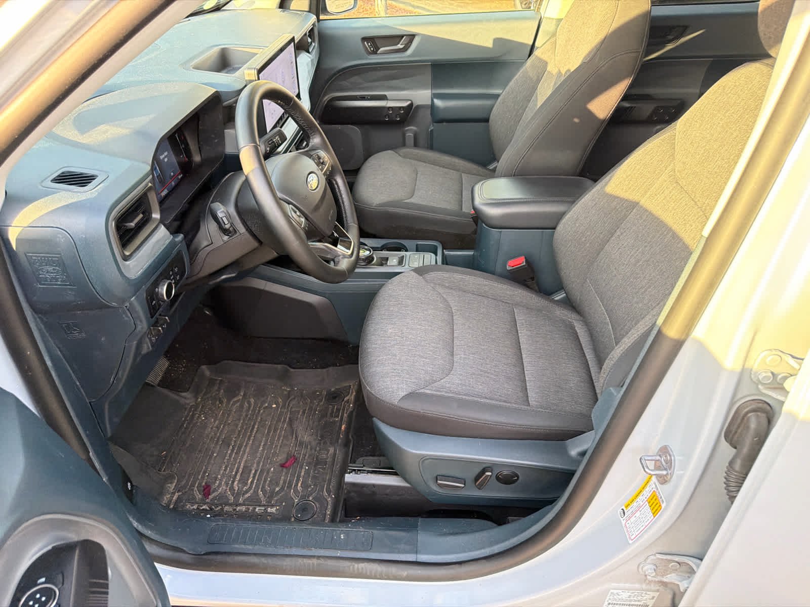 Used 2025 Space White Metallic Ford XLT image 12