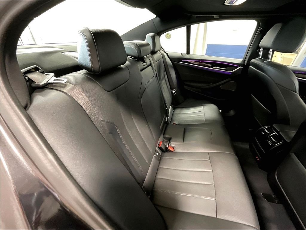 Used 2023 Gray BMW 530i xDrive image 16