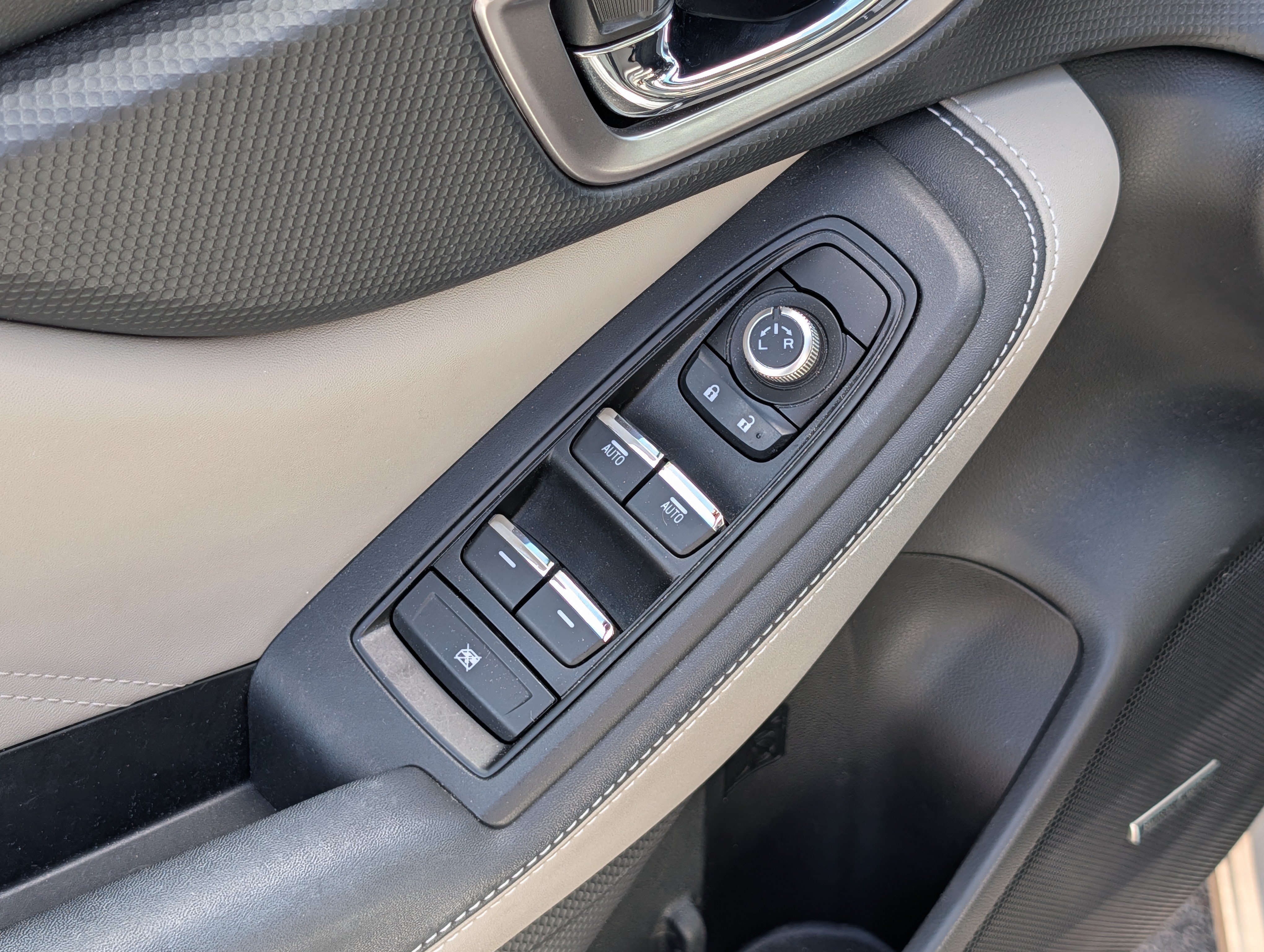 Used 2023 Crystal White Pearl Subaru Limited image 19
