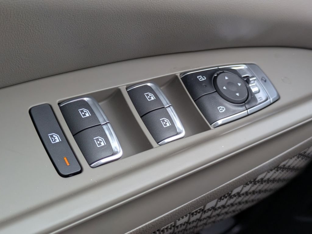 New 2026 Ceramic Silver Kia EX image 26