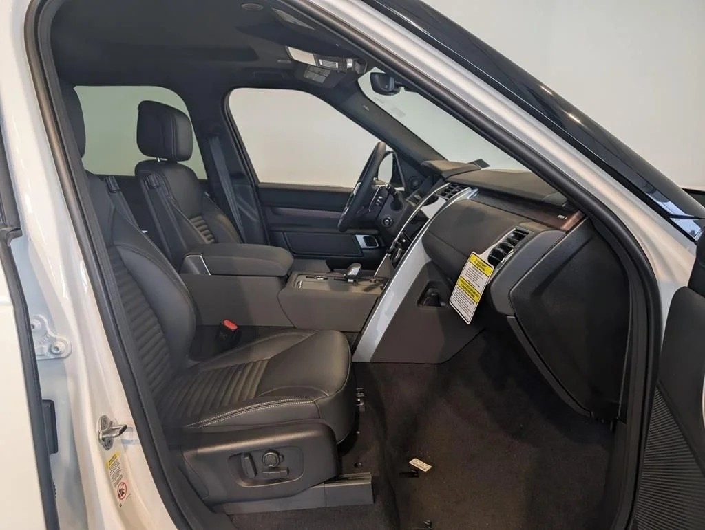 New 2026 Fuji White Land Rover S image 32
