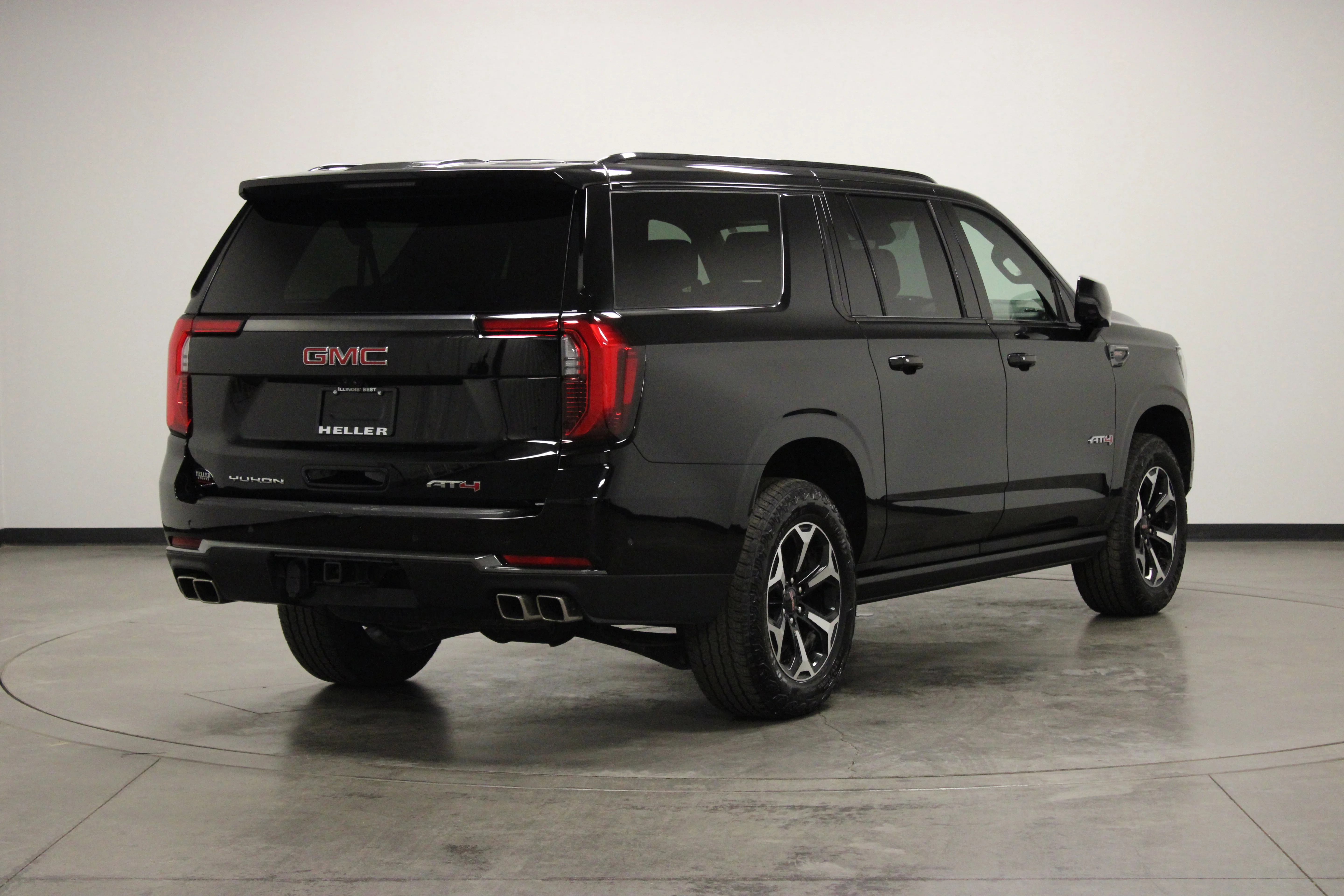 Used 2025 Onyx Black GMC AT4 image 8