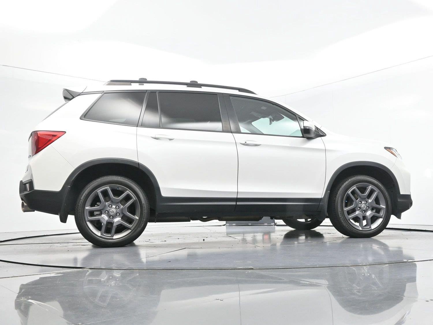 Used 2023 Platinum White Pearl Honda EX-L image 48