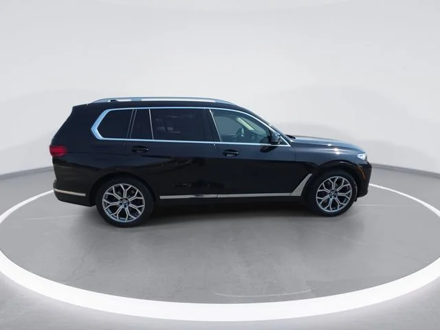 Used 2021 Black BMW xDrive40i image 9