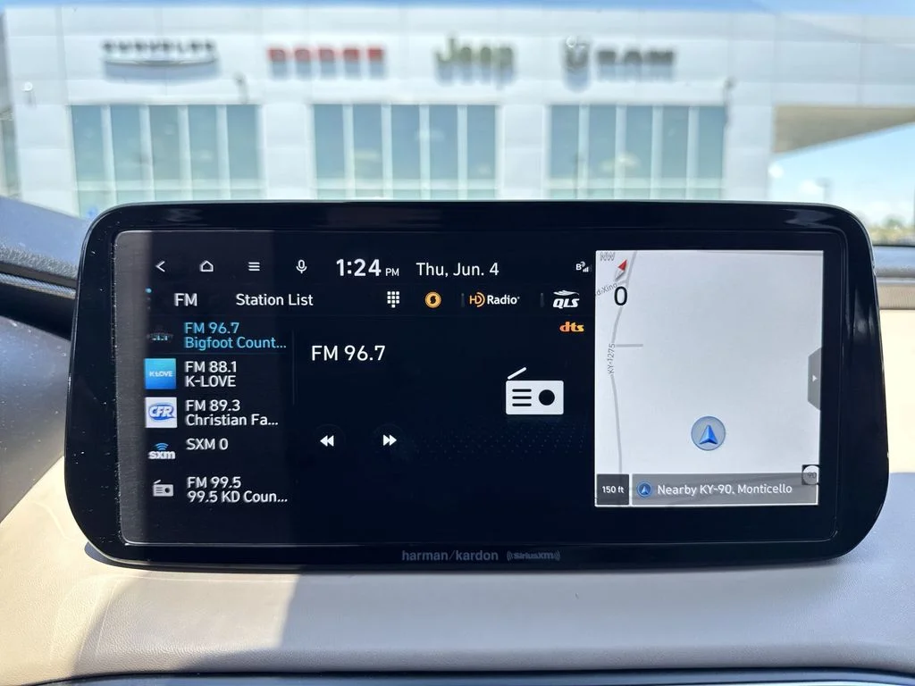 Used 2023 Black Hyundai SEL image 16