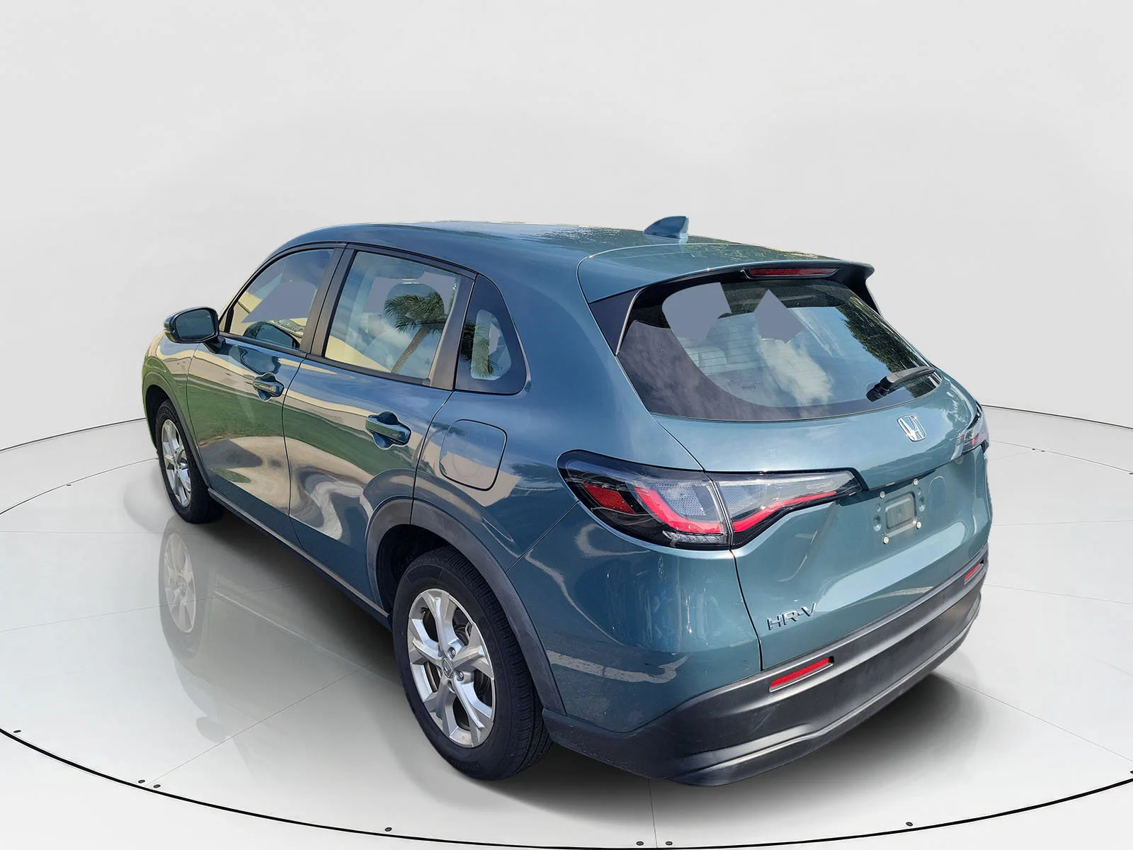 Used 2024 Urban Gray Pearl Honda LX image 5