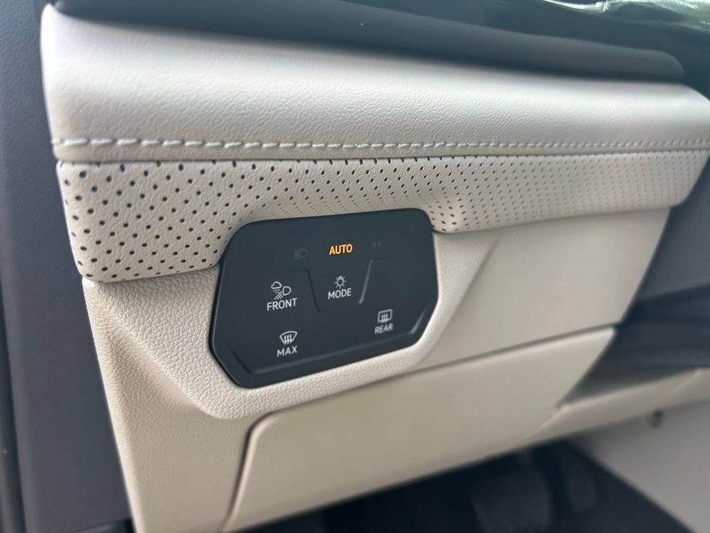 New 2026 Black Volkswagen SE w/Technology image 53