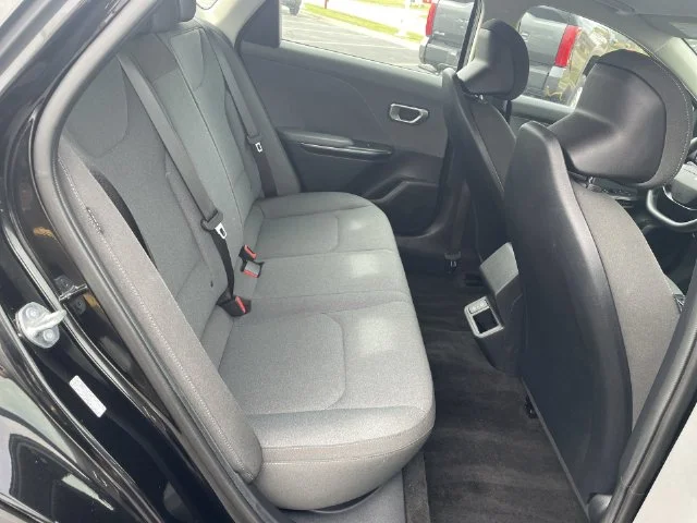 2025 Kia K4 LXS - Photo 36