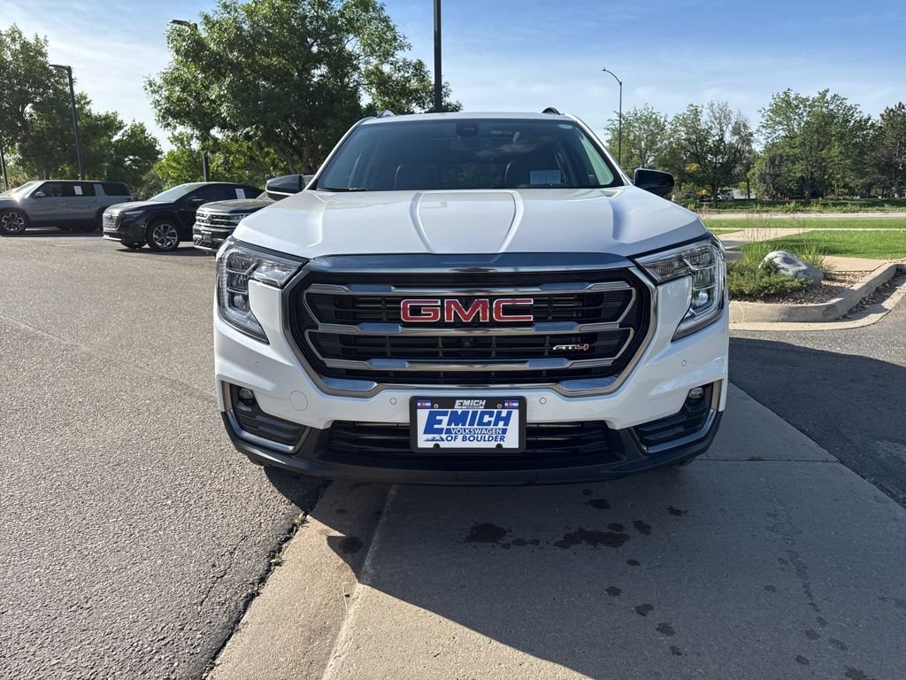 Used 2024 White Frost GMC AT4 image 8