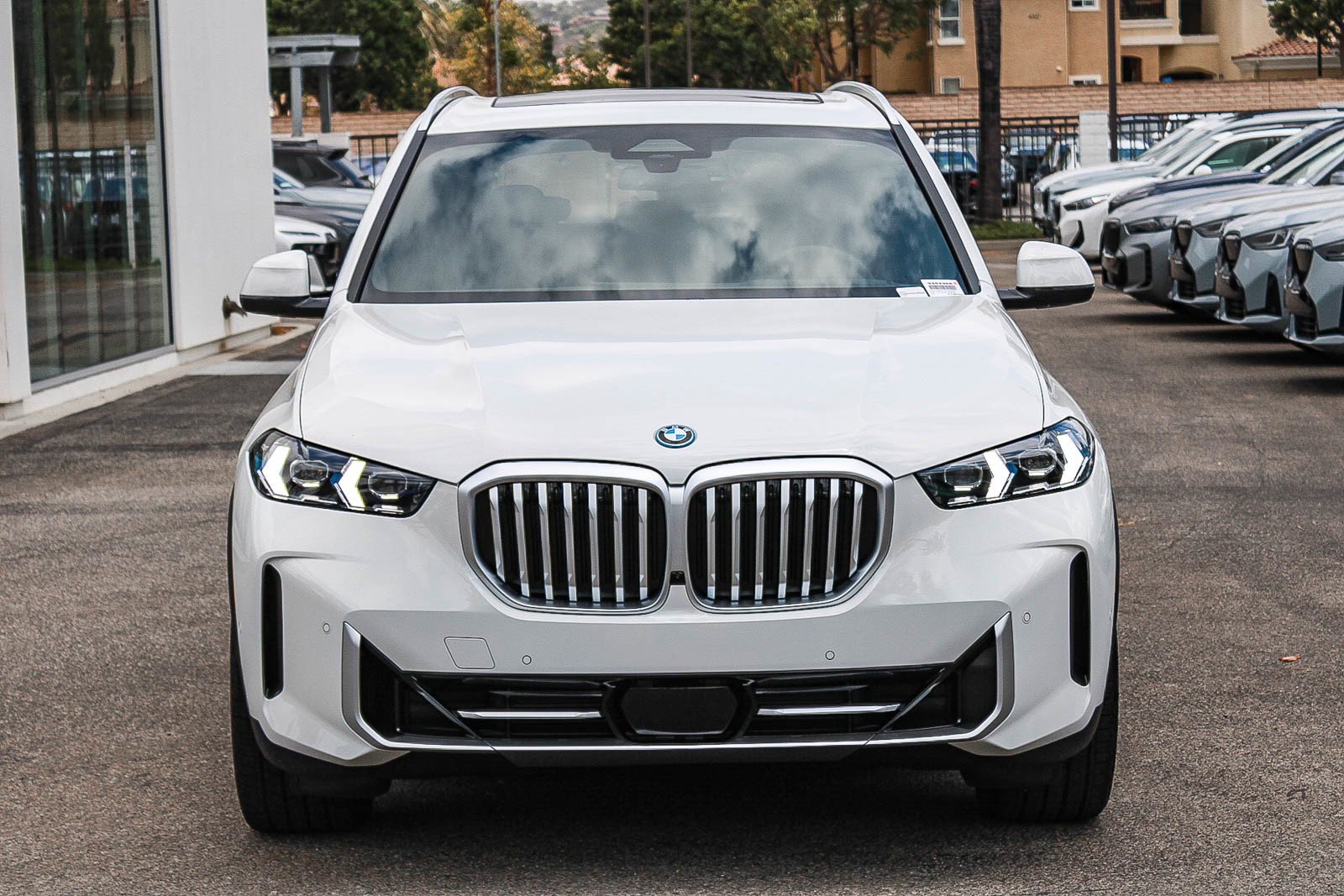 New 2026 Alpine White BMW xDrive50e image 2