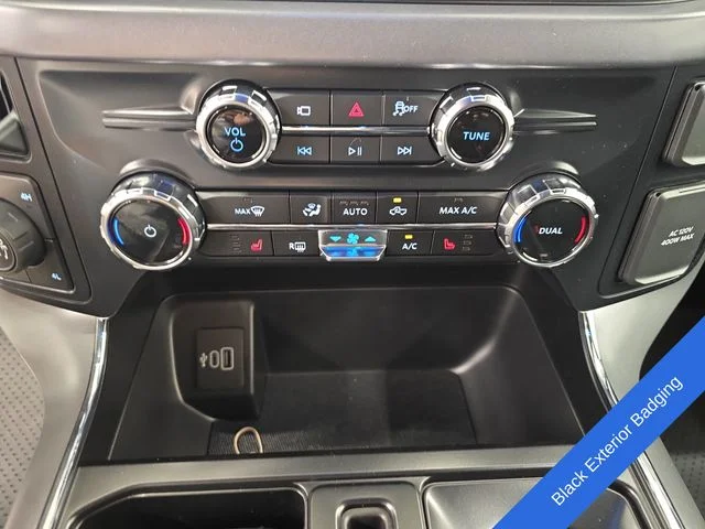 New 2026 Agate Black Metallic Ford XLT image 28
