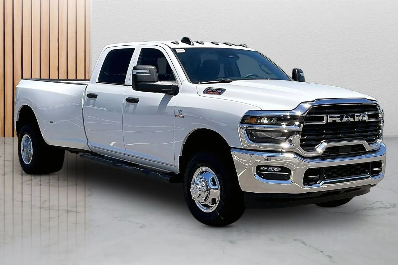 New 2026 Bright White Clear-Coat Exterior Paint RAM Tradesman image 2