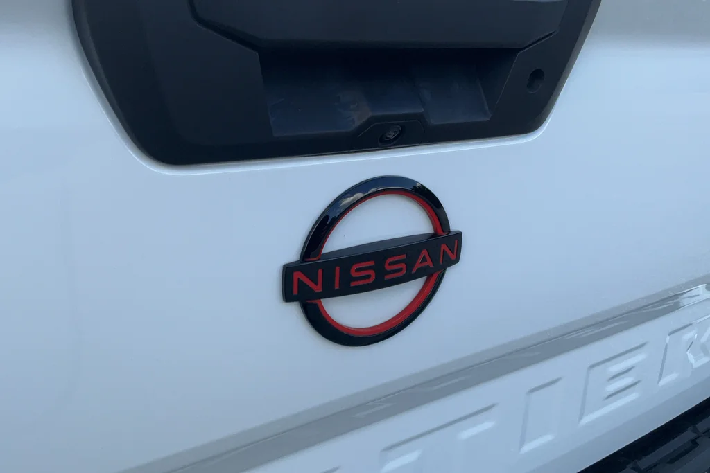 Used 2023 White Nissan PRO-X image 29