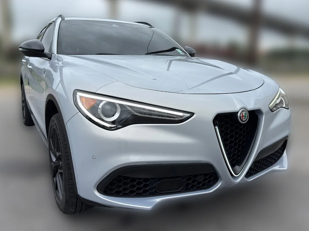 2021 Alfa Romeo Stelvio Base