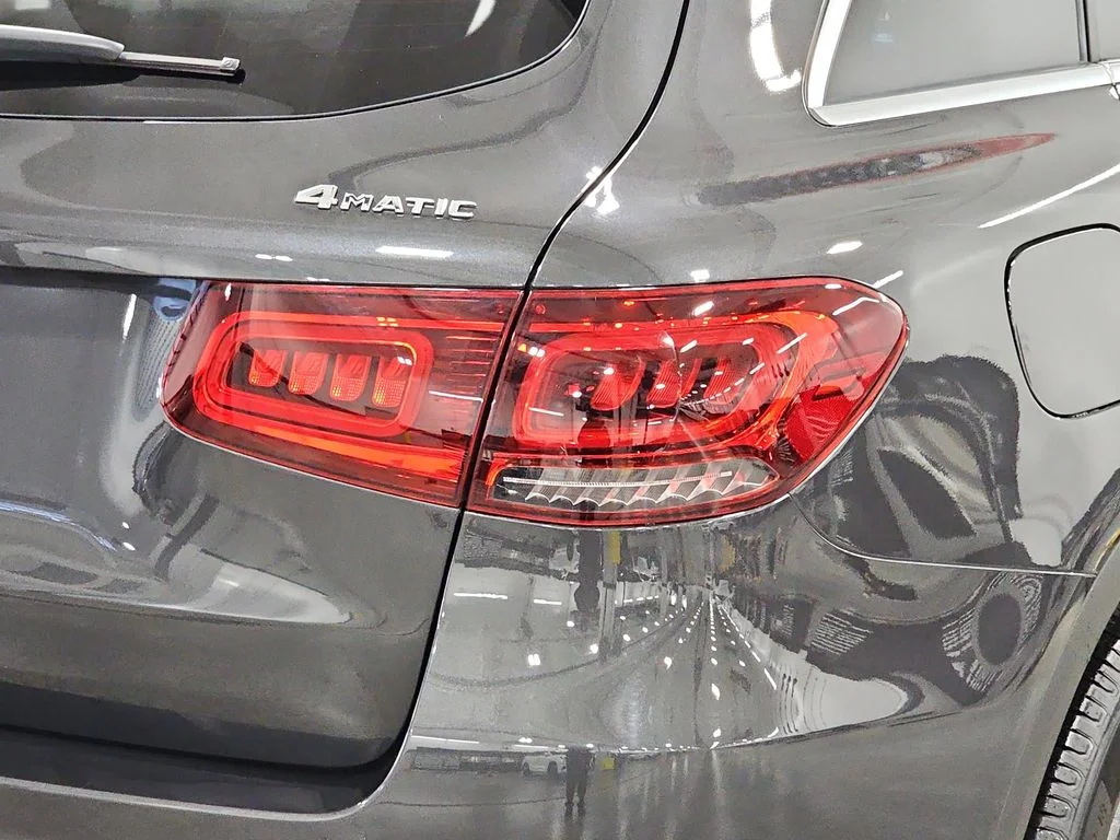 Used 2020  Mercedes-Benz GLC 300 image 35