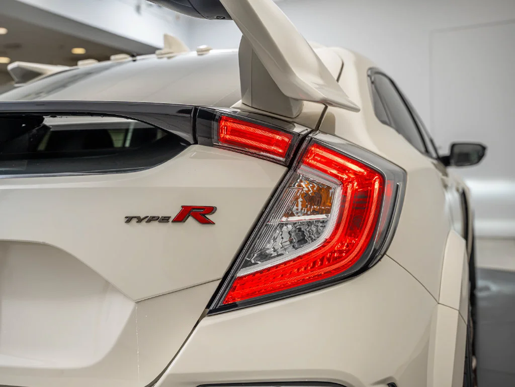 Used 2021 White Honda Touring image 17