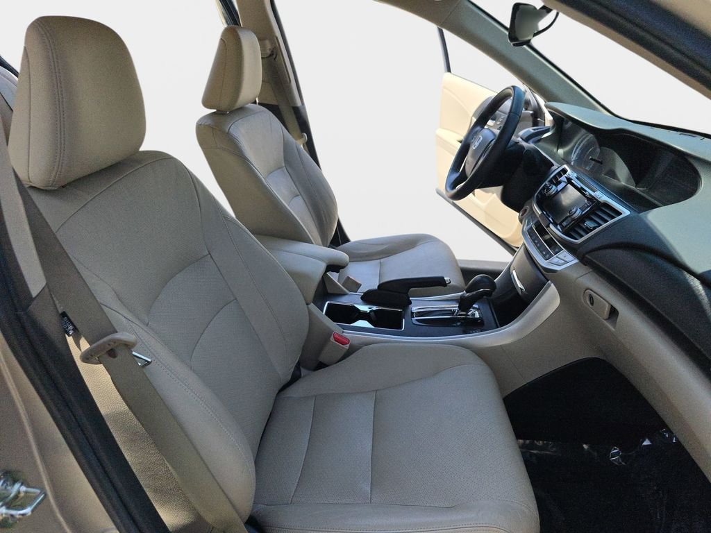 Used 2015  Honda EX-L image 12