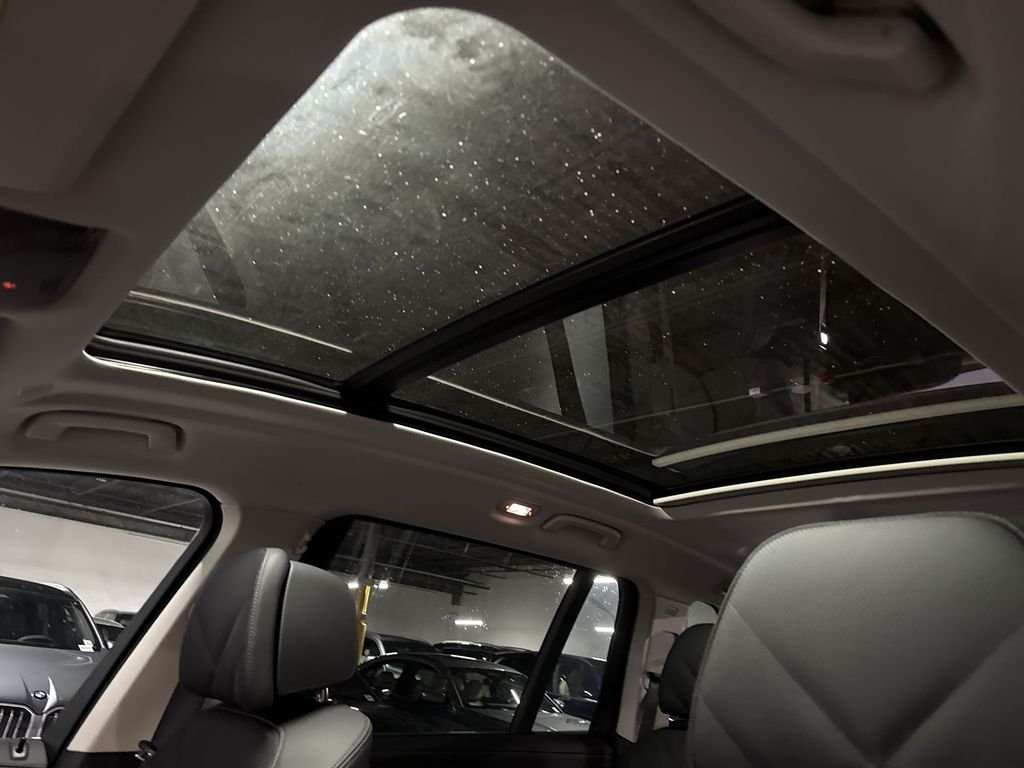 New 2027 White Metallic BMW xDrive40i image 22