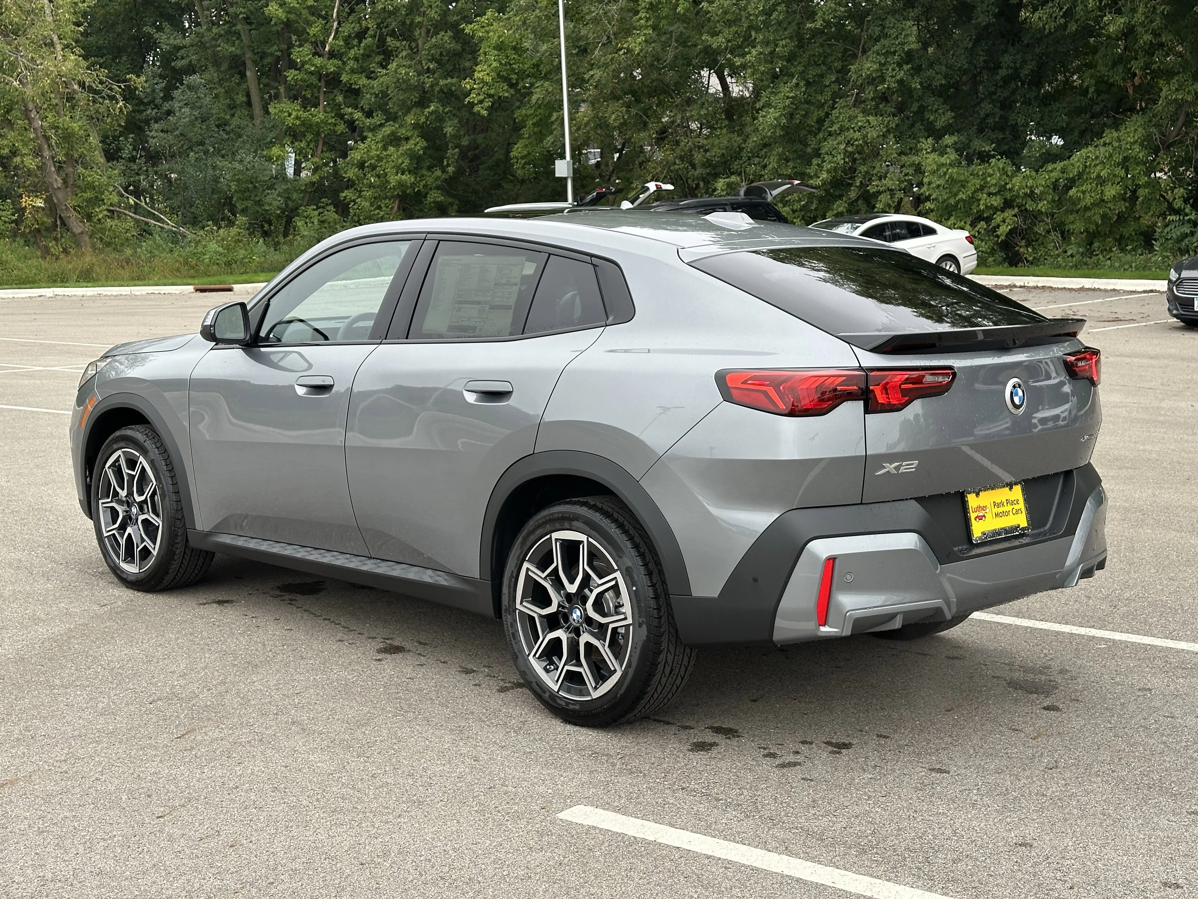 New 2026 Skyscraper Grey Metallic BMW xDrive28i image 5