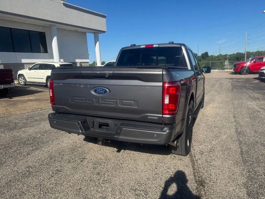Used 2023 Gray Metallic Ford XLT image 7