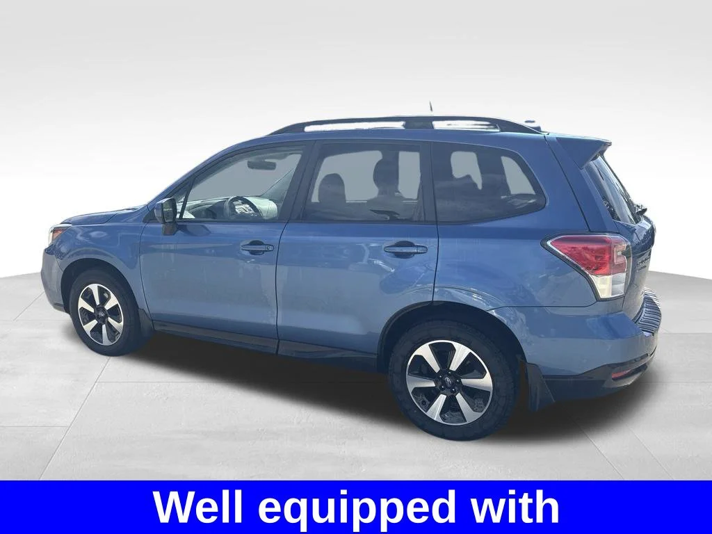Used 2017 Blue Subaru 2.5i Premium image 3