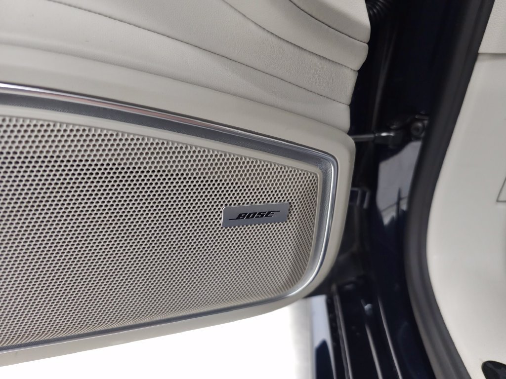 Used 2022  Porsche 4S image 16