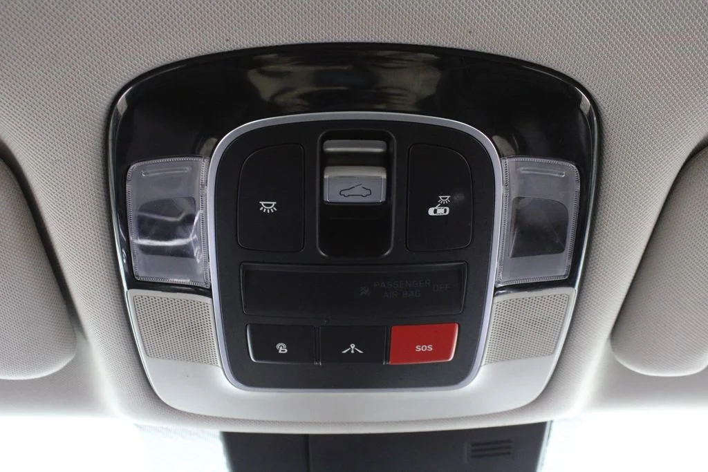 Used 2022 Phantom Black Hyundai Limited image 20