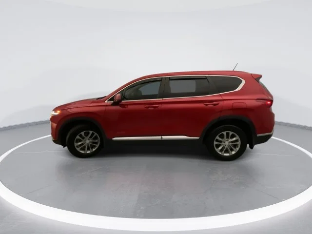 Used 2020 Red Hyundai SE image 3