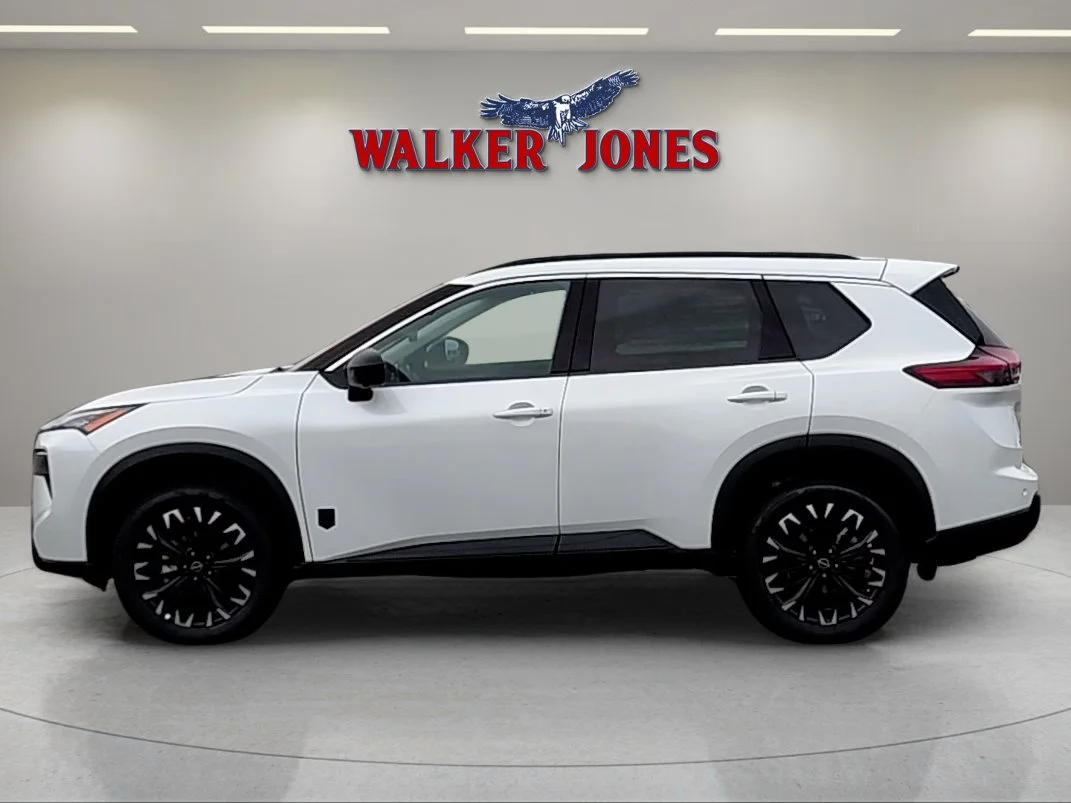 New 2026 Everest White Pearl TriCoat Nissan Dark Armor™ image 4