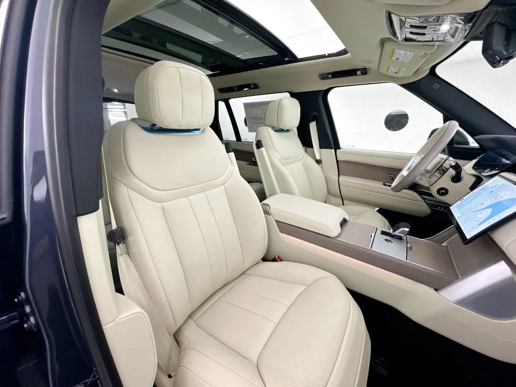 New 2026 Varesine Blue Land Rover SE image 30