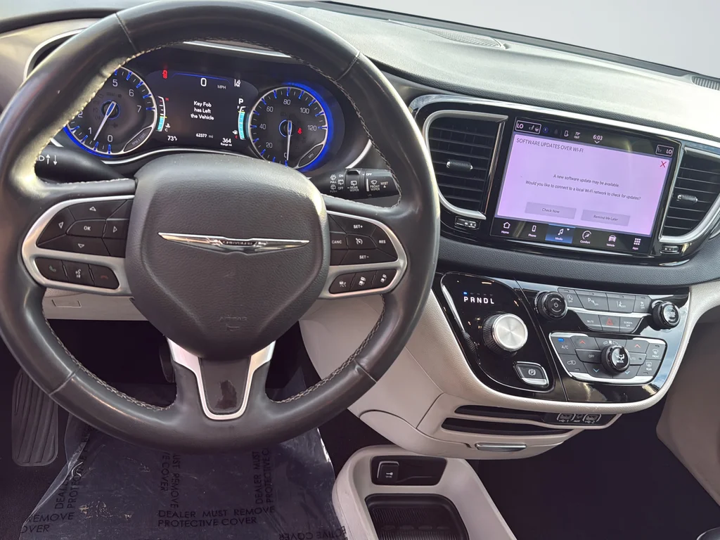 Used 2023 Black Chrysler Touring L image 11