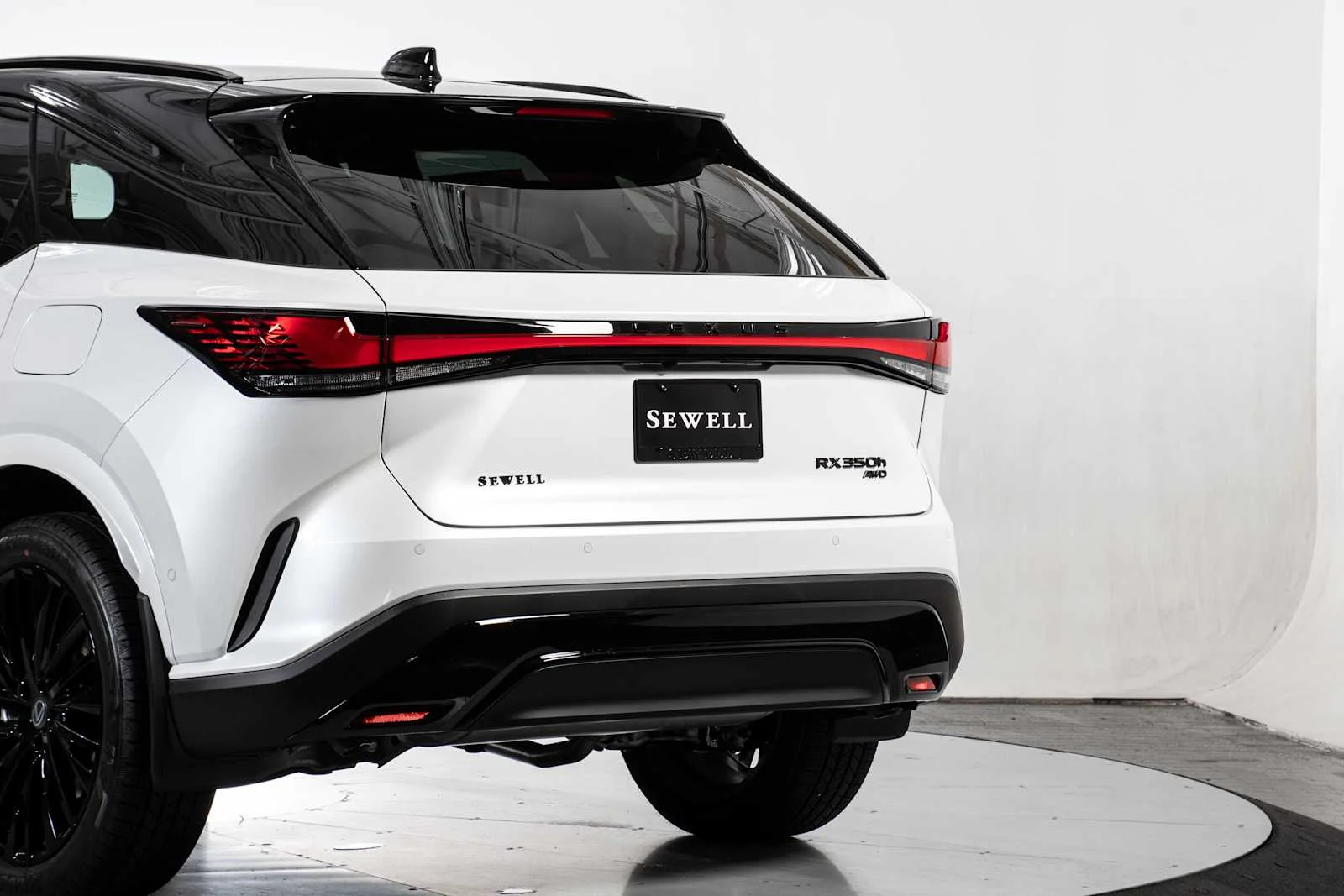 New 2026 Eminent White Pearl Lexus LUXURY image 4
