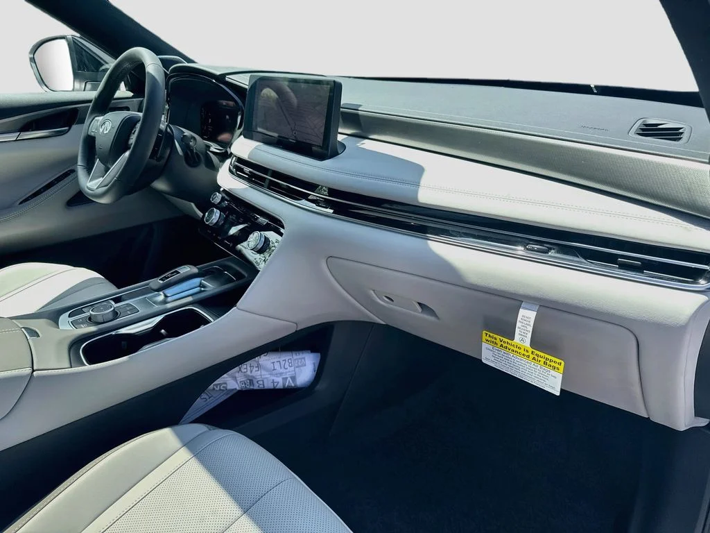 New 2027 White INFINITI LUXE image 30
