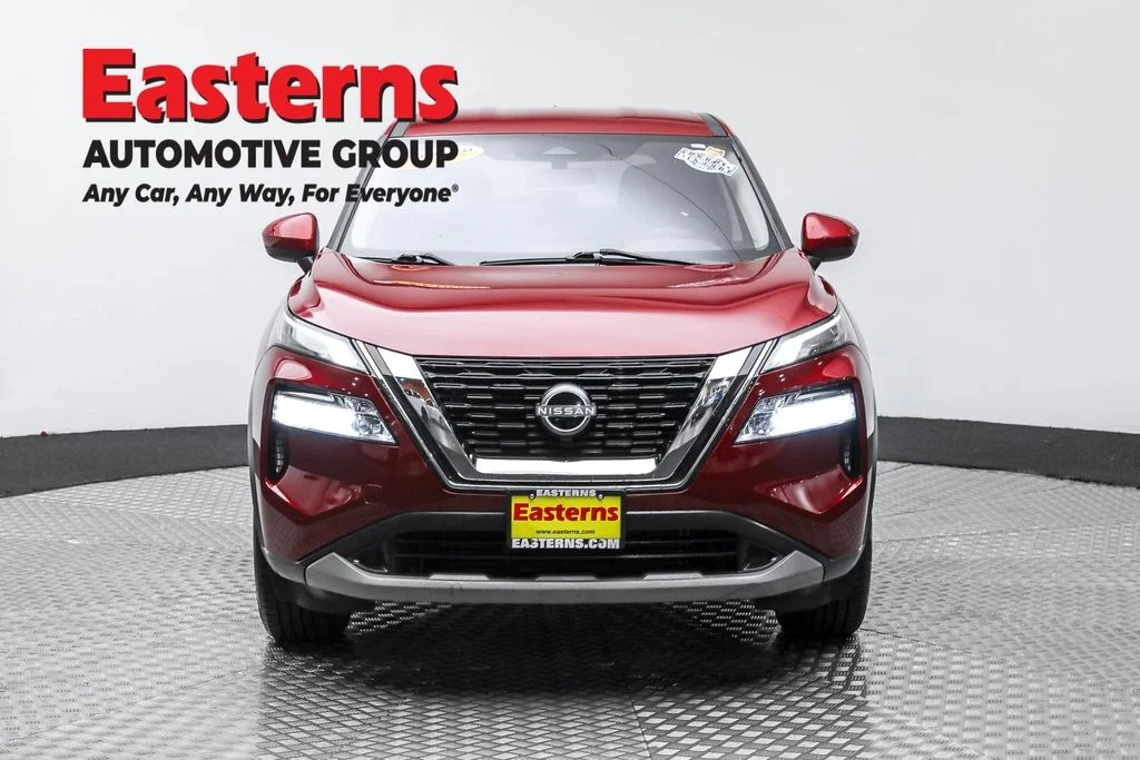Used 2023 Red Nissan SV image 2