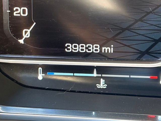 Used 2024 White GMC AT4 image 17