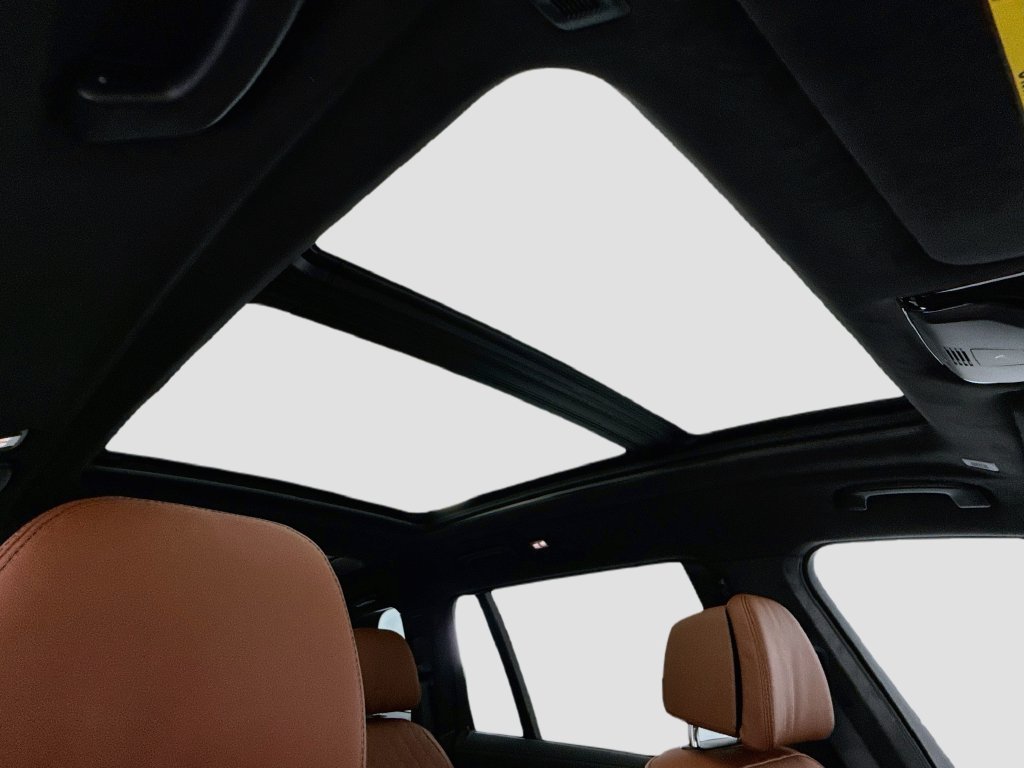 New 2027 Gray Metallic BMW xDrive40i image 17