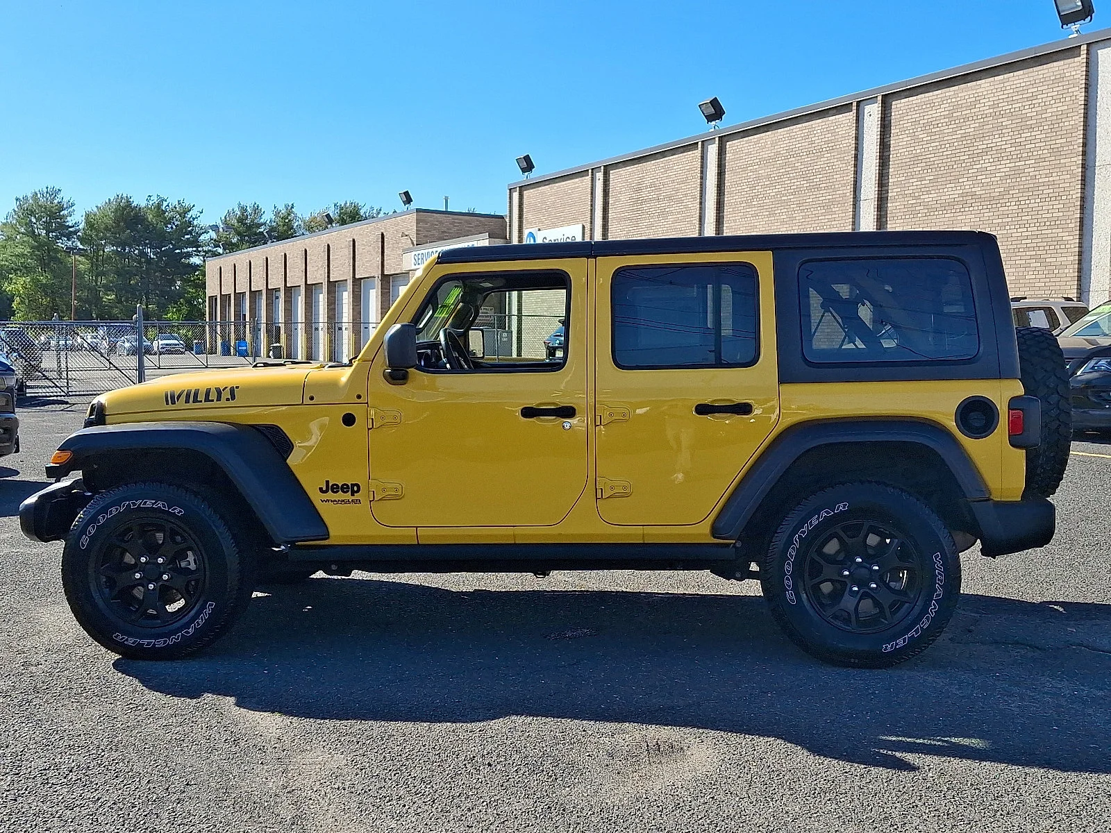 Certified Used 2021 Hellayella Clearcoat Jeep Unlimited Willys image 4