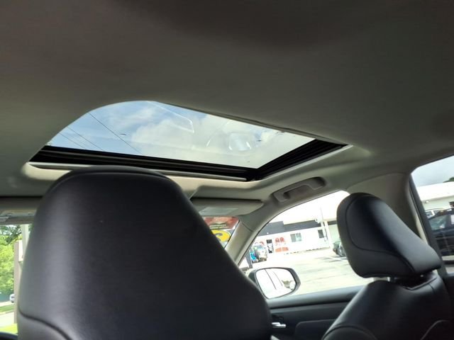 Used 2022  Toyota XLE image 14