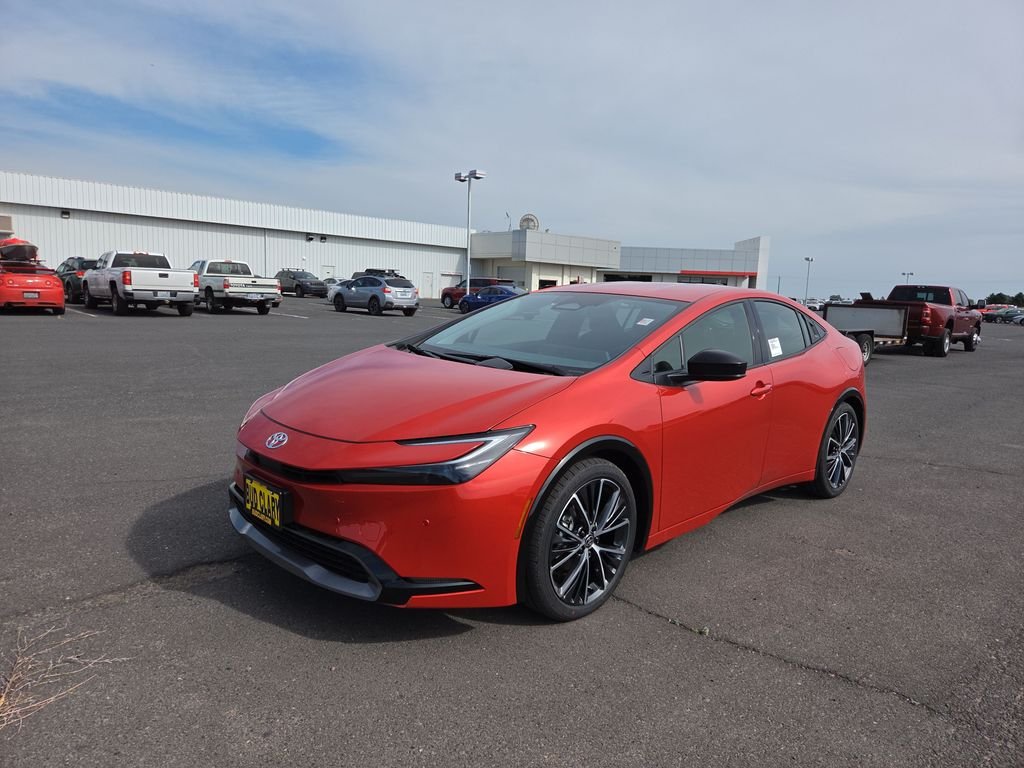 2026 Toyota Prius XLE FWD's photo