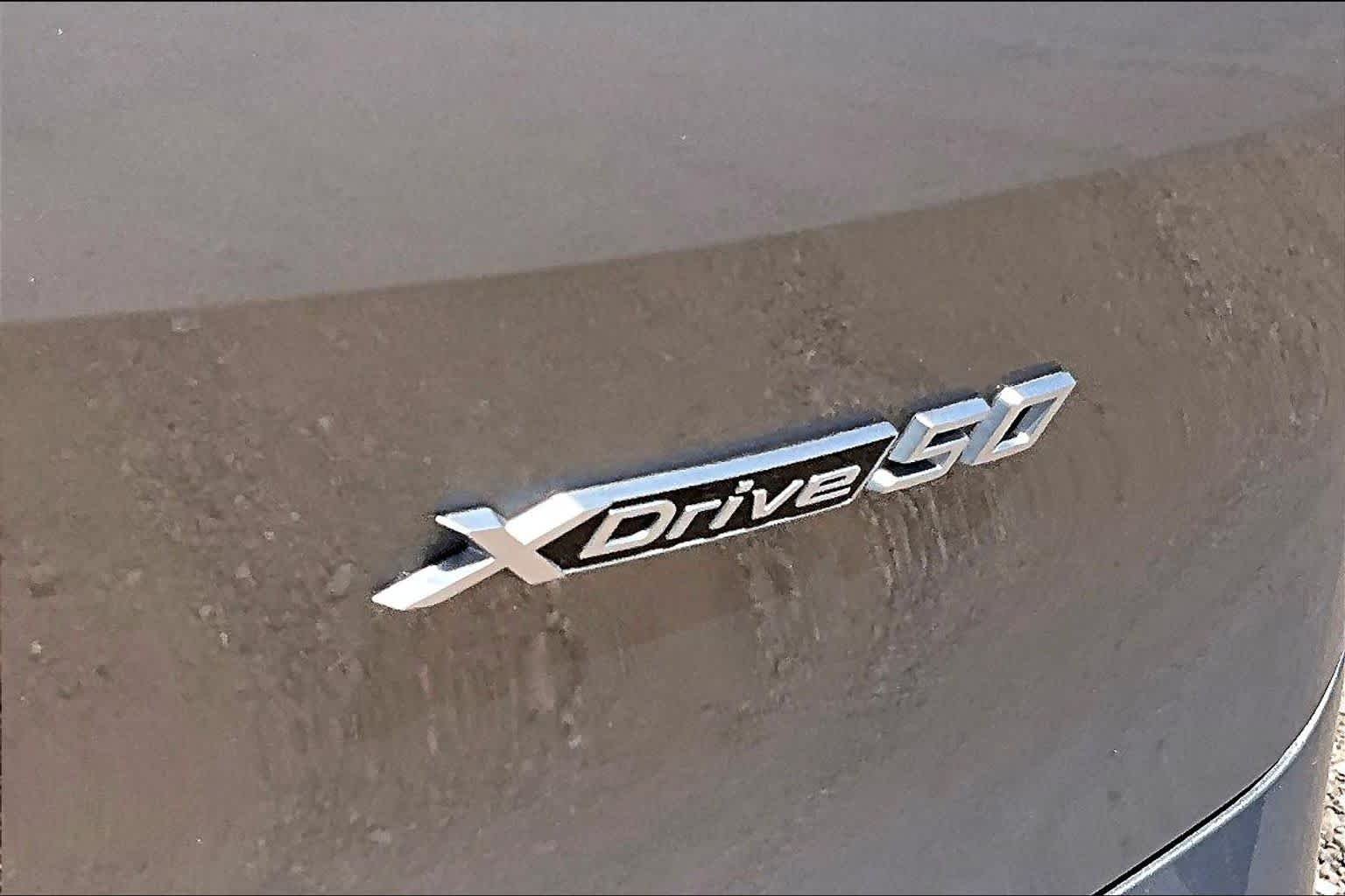 Used 2024 Oxide Grey Metallic BMW xDrive50 image 8