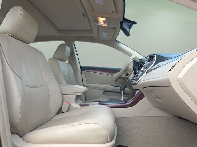 Used 2011 Red Toyota Base image 14