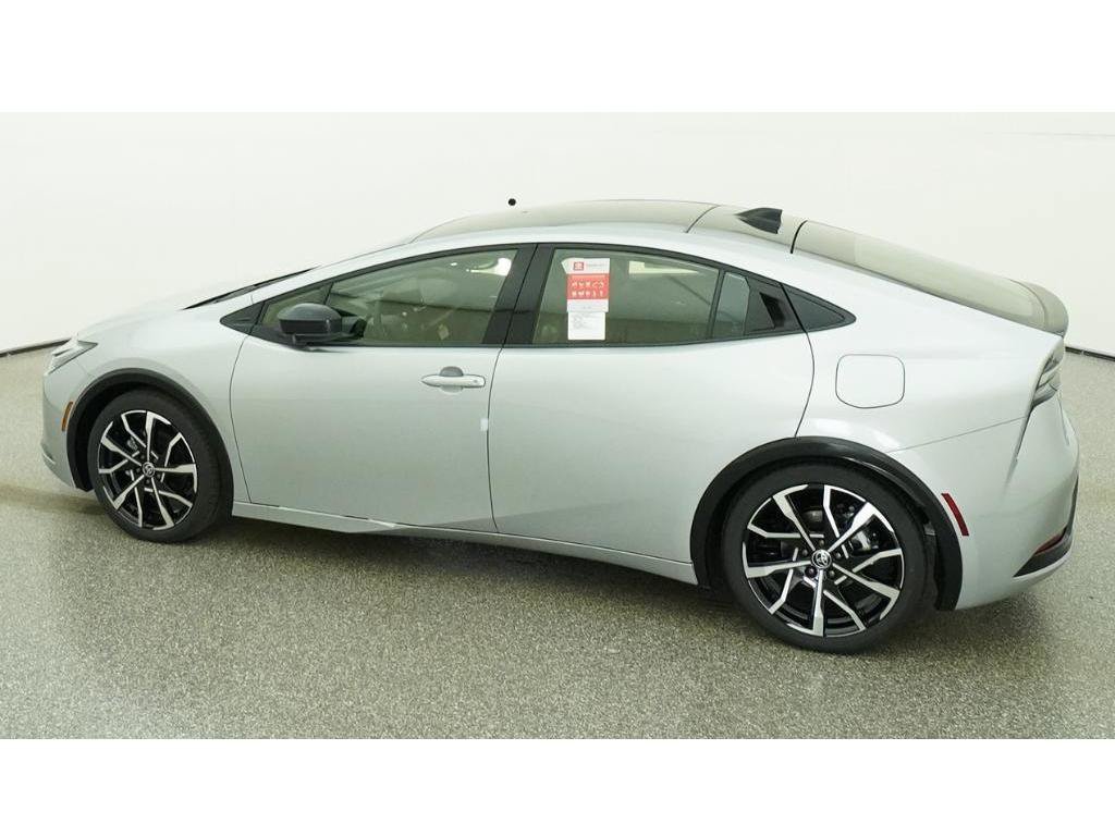 New 2026 Cutting Edge Toyota XSE image 4